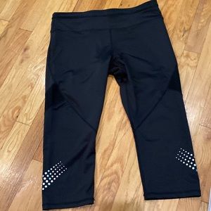 Kyodan exercise pants capri. Silver dots at the bottom front and back.